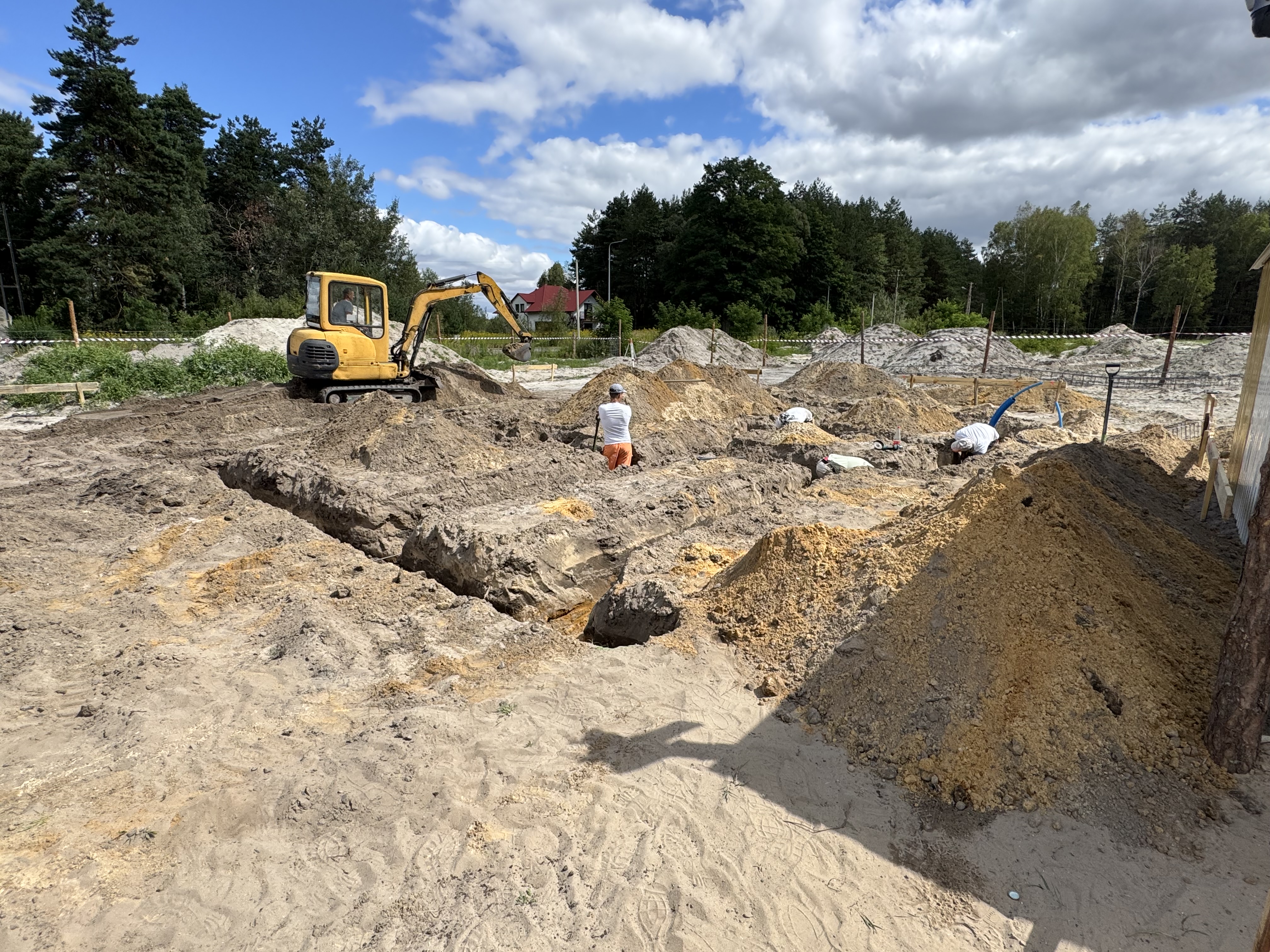 Wykop pod fundamenty Narol
